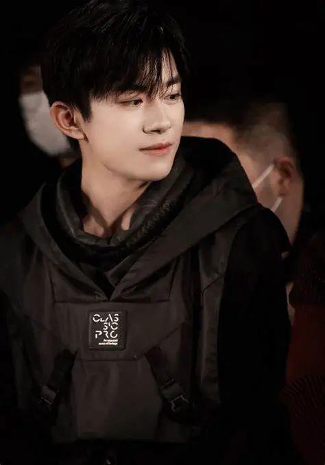 张颂文爆料娱乐圈视频大全,视频大全大揭秘 第2张 张颂文爆料娱乐圈视频大全,视频大全大揭秘 第2张